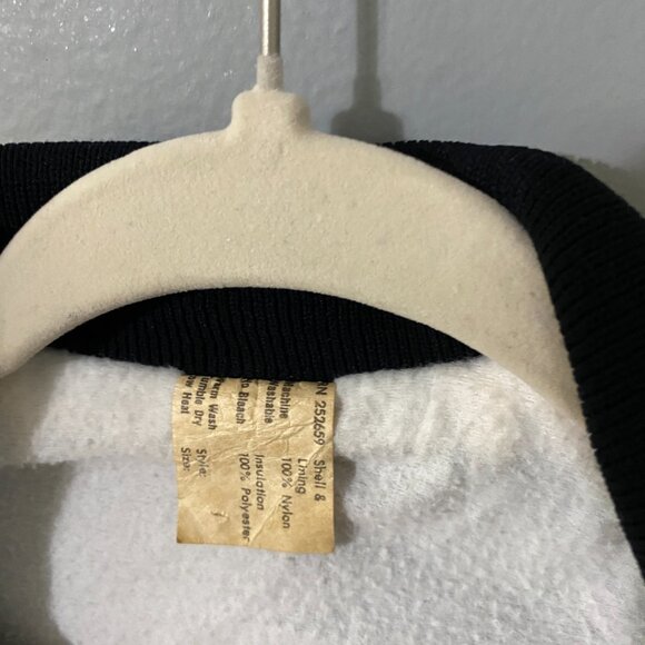 Vintage 1980s University of Iowa Hawkeyes Nylon Bomber Jacket Small - Picture 11 of 11